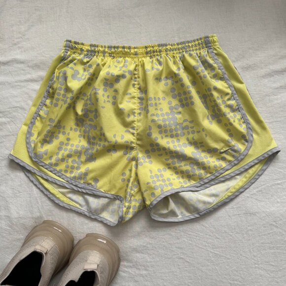 Women's Nike Dri-Fit Tempo Running shorts - Picture 2 of 6